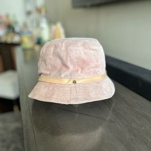 NWOT Liz Claiborne bucket hat.